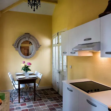 Aparthotel Prive Dans Le Chateau Du Landin