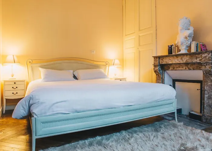 Prive Dans Le Chateau Du Landin