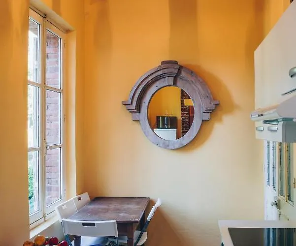 Prive Dans Le Chateau Du Landin Aparthotel Le Landin